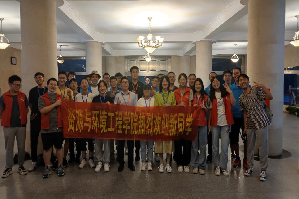 122cc太阳集成游戏官方网站圆满完成2021级本科生迎新工作