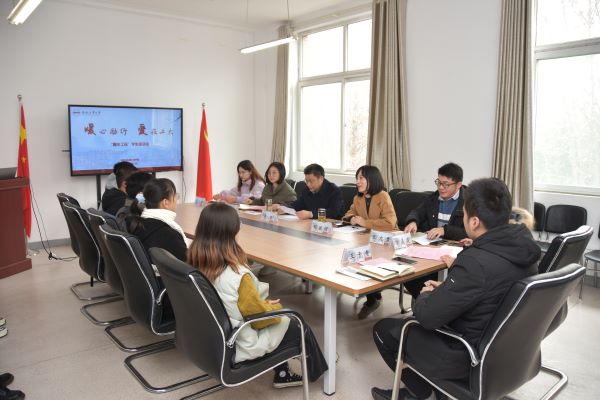 122cc太阳集成游戏官方网站举行“暖冬工程”发放仪式暨学生座谈会