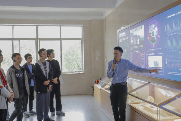 122cc太阳集成游戏官方网站开展 “行走的思政课——走进122cc太阳集成游戏官方网站地质博物馆”第二期主题活动